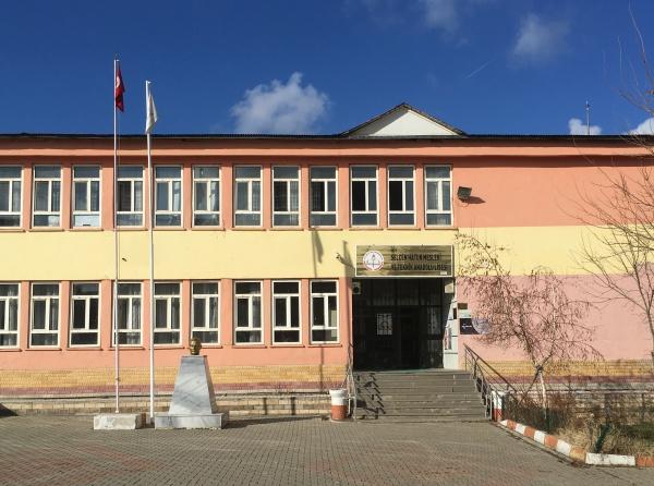 Muş Selcen Hatun Mesleki ve Teknik Anadolu Lisesi Fotoğrafı